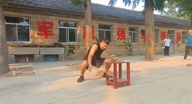 1752307517371984.jpg break the bricks.jpg